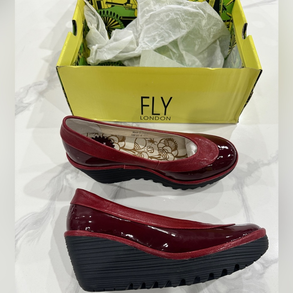 Fly London Yoko Wedge Heels Pumps in Cherry/Burgundy Size 37 - New in Box